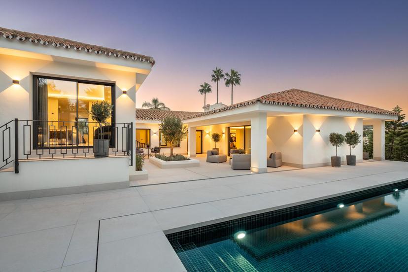 5 dormitorios Villa en Venta Nueva Andalucía