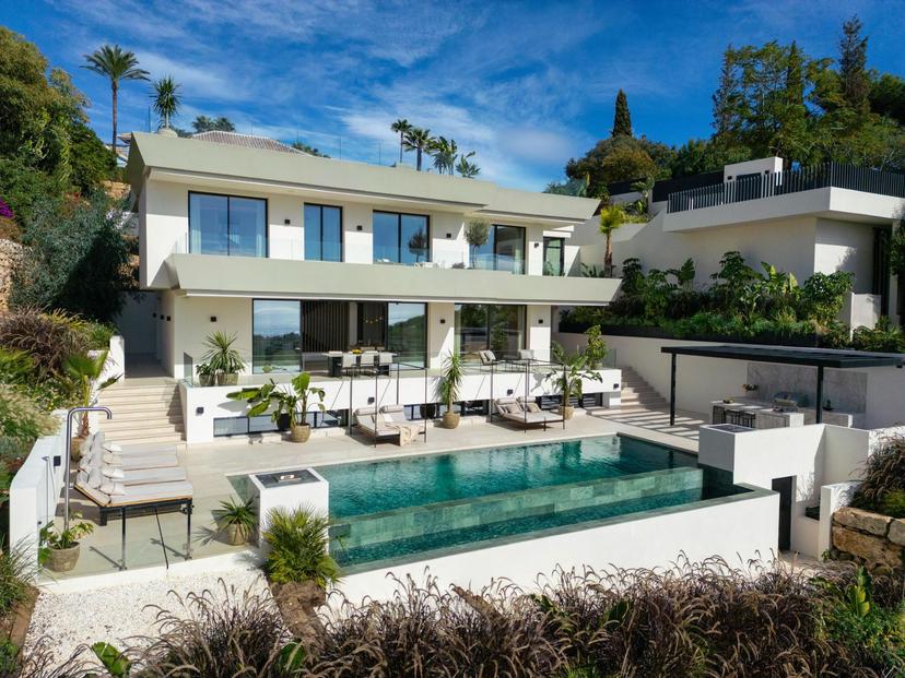 5 dormitorios Villa en Venta Elviria