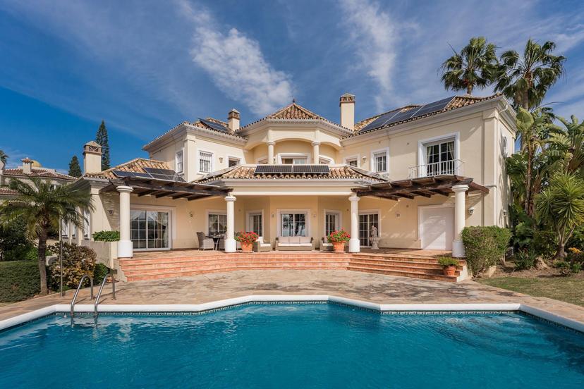4 dormitorios Villa en Venta Elviria