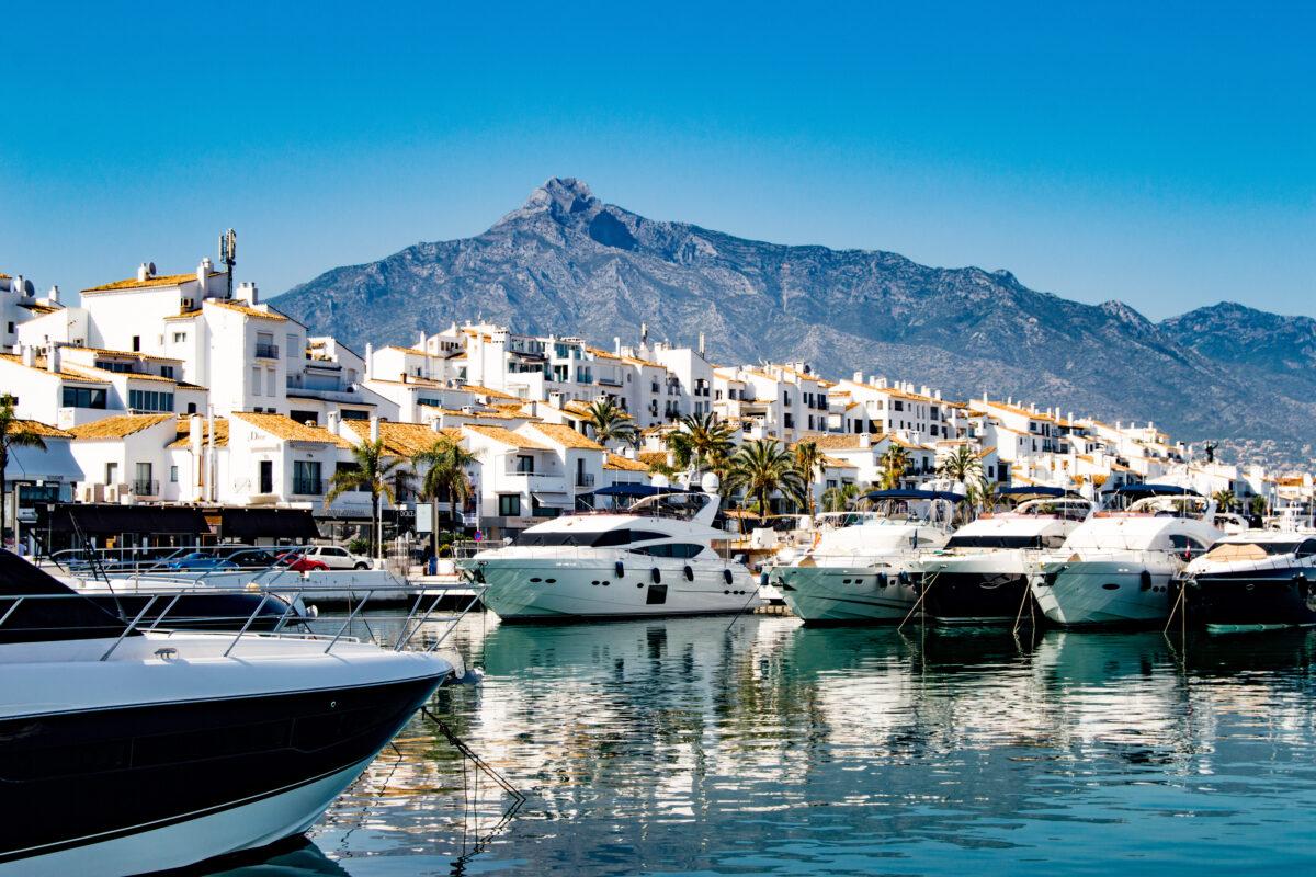 ¿Un yate en el Mediterráneo? ¡Venga a Marbella!