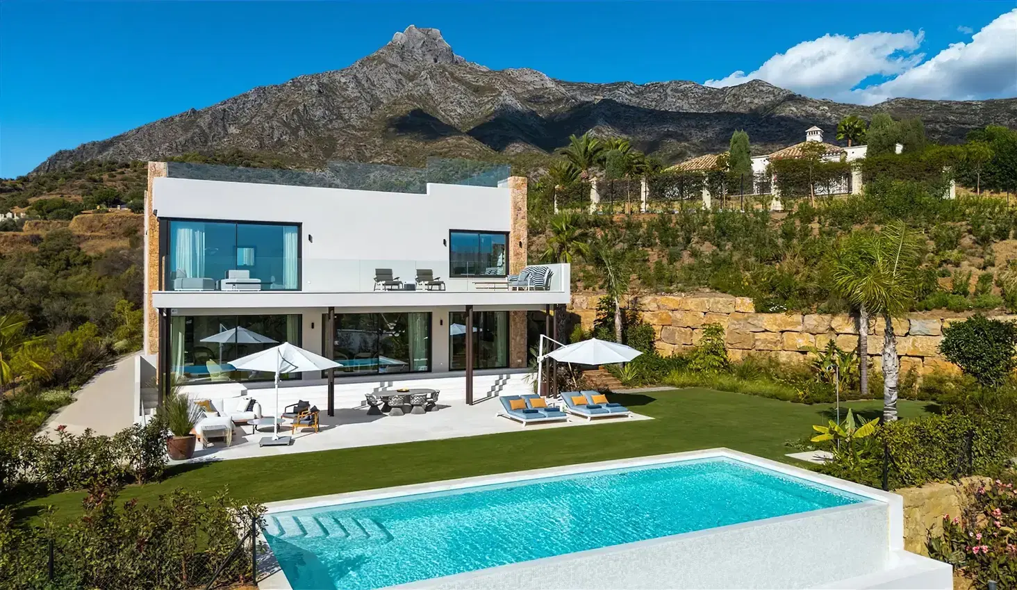 „Los polacos compran la Costa del Sol”. La prensa española escribe sobre el éxito económico [ANÁLISIS DE MERCADO]