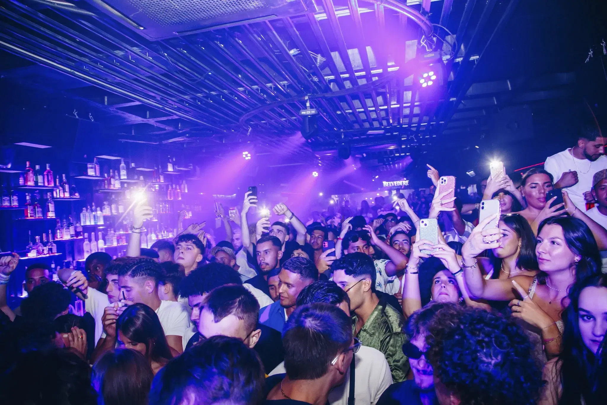 Disfrute de la vida nocturna en Marbella