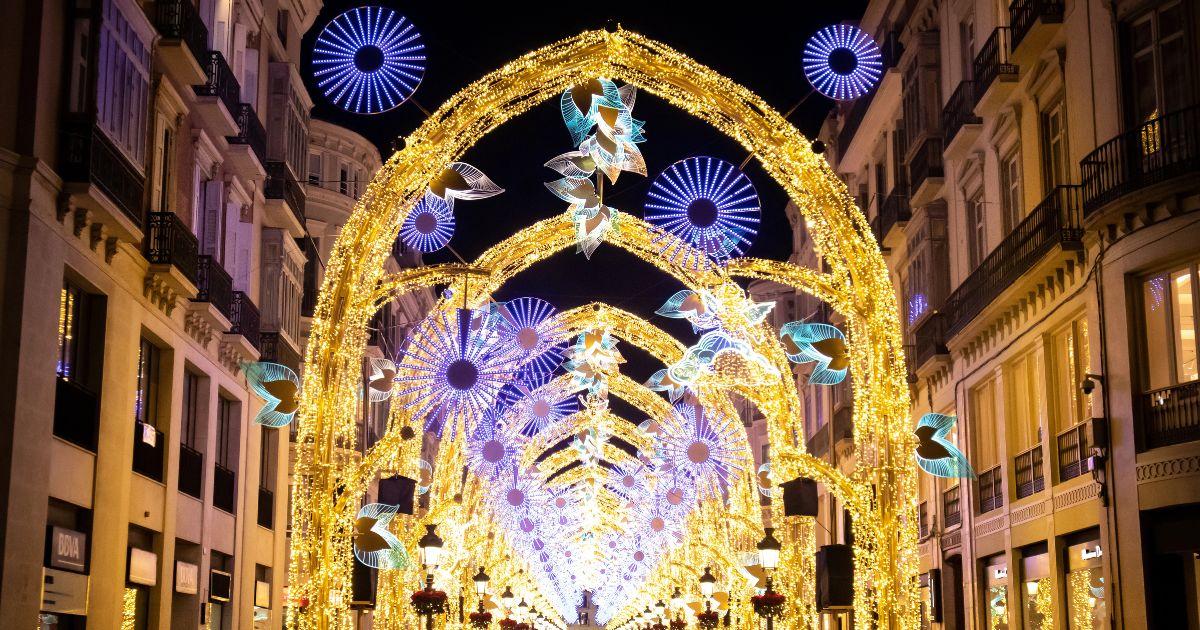 La famosa iluminación de Málaga y otras sorprendentes tradiciones navideñas en España